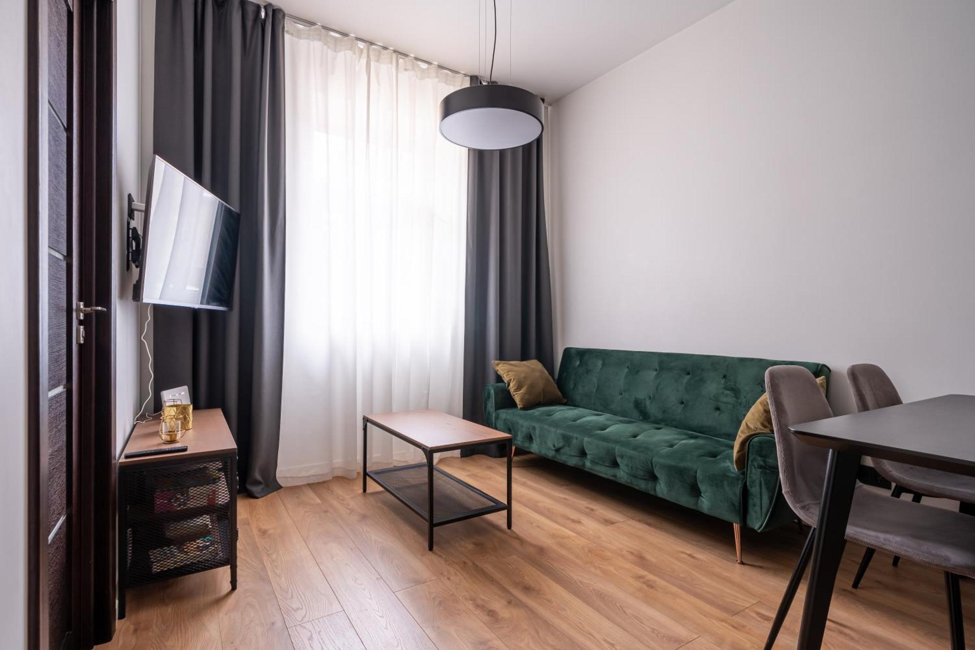 Lienes Iela Gem 1Br Apartment With Fireplace In Historic Unesco Center Riga Bagian luar foto