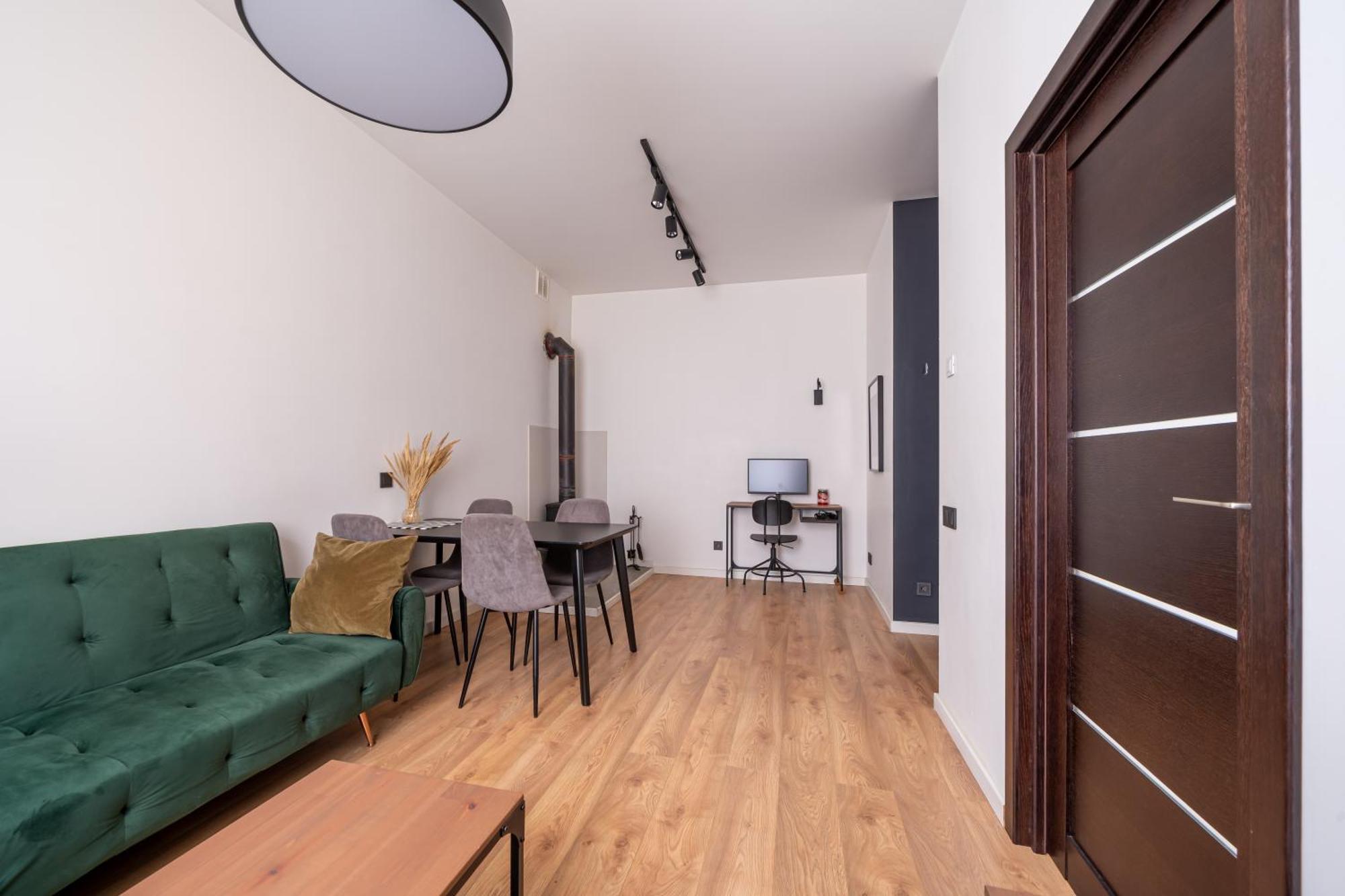 Lienes Iela Gem 1Br Apartment With Fireplace In Historic Unesco Center Riga Bagian luar foto