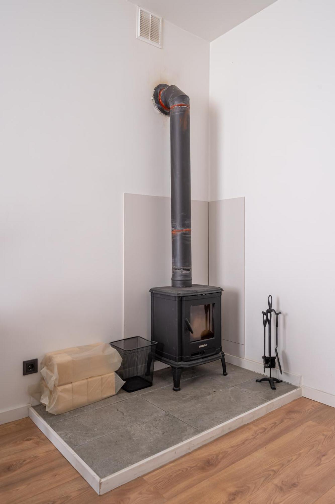 Lienes Iela Gem 1Br Apartment With Fireplace In Historic Unesco Center Riga Bagian luar foto